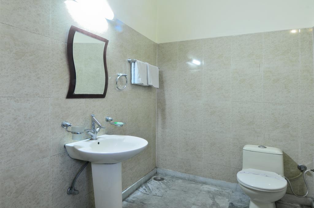 Hotel Roopa International Amritsar Luaran gambar