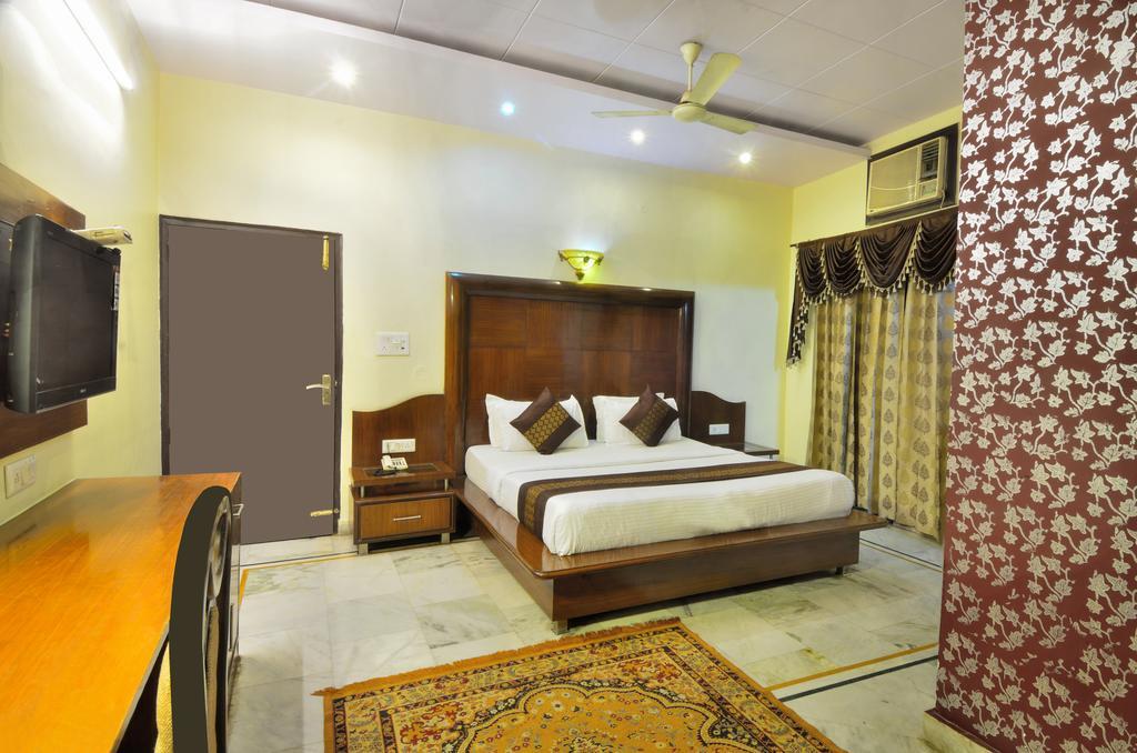 Hotel Roopa International Amritsar Luaran gambar