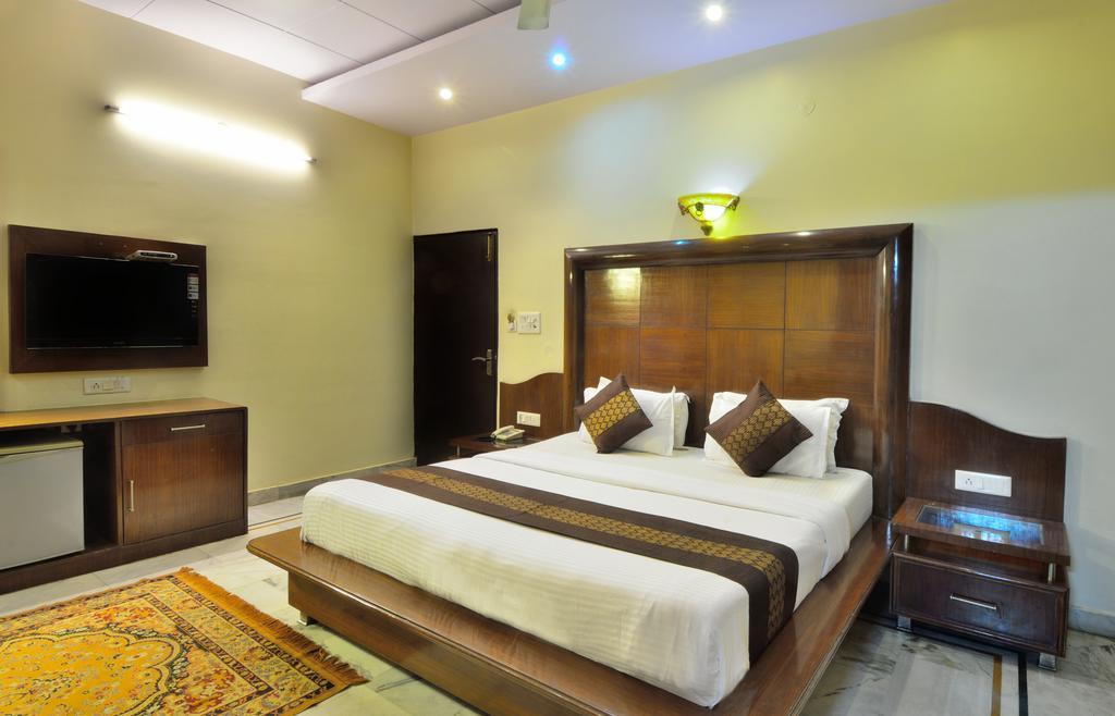 Hotel Roopa International Amritsar Luaran gambar