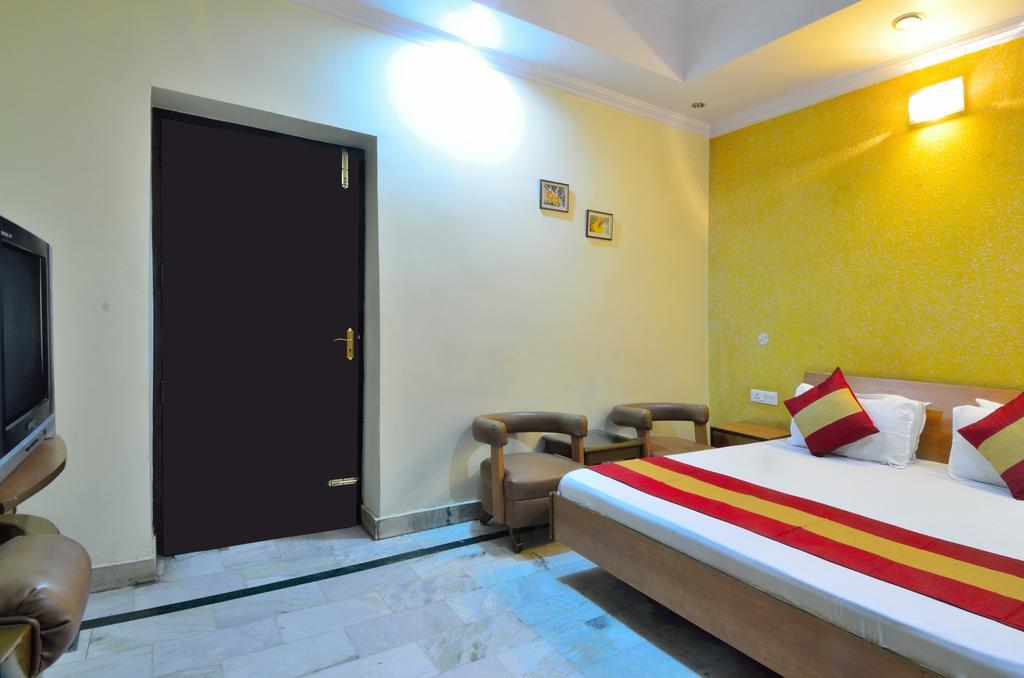 Hotel Roopa International Amritsar Luaran gambar